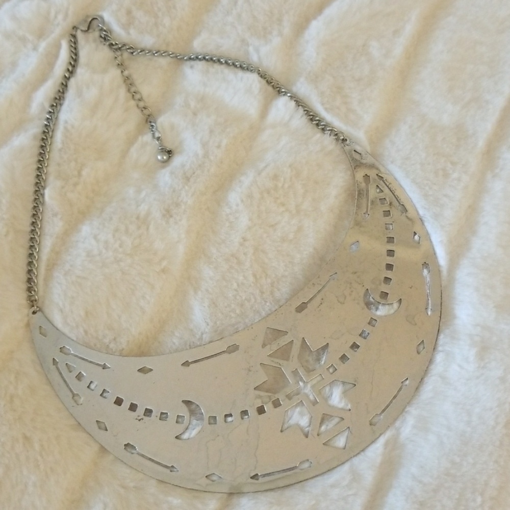 EYE CANDY LA // Edgy Cutout Collar Bib Necklace